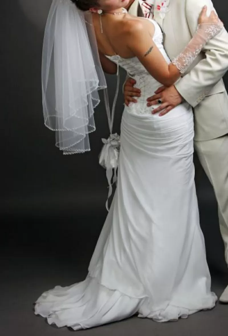 Продам свадебное платье по договорной цене